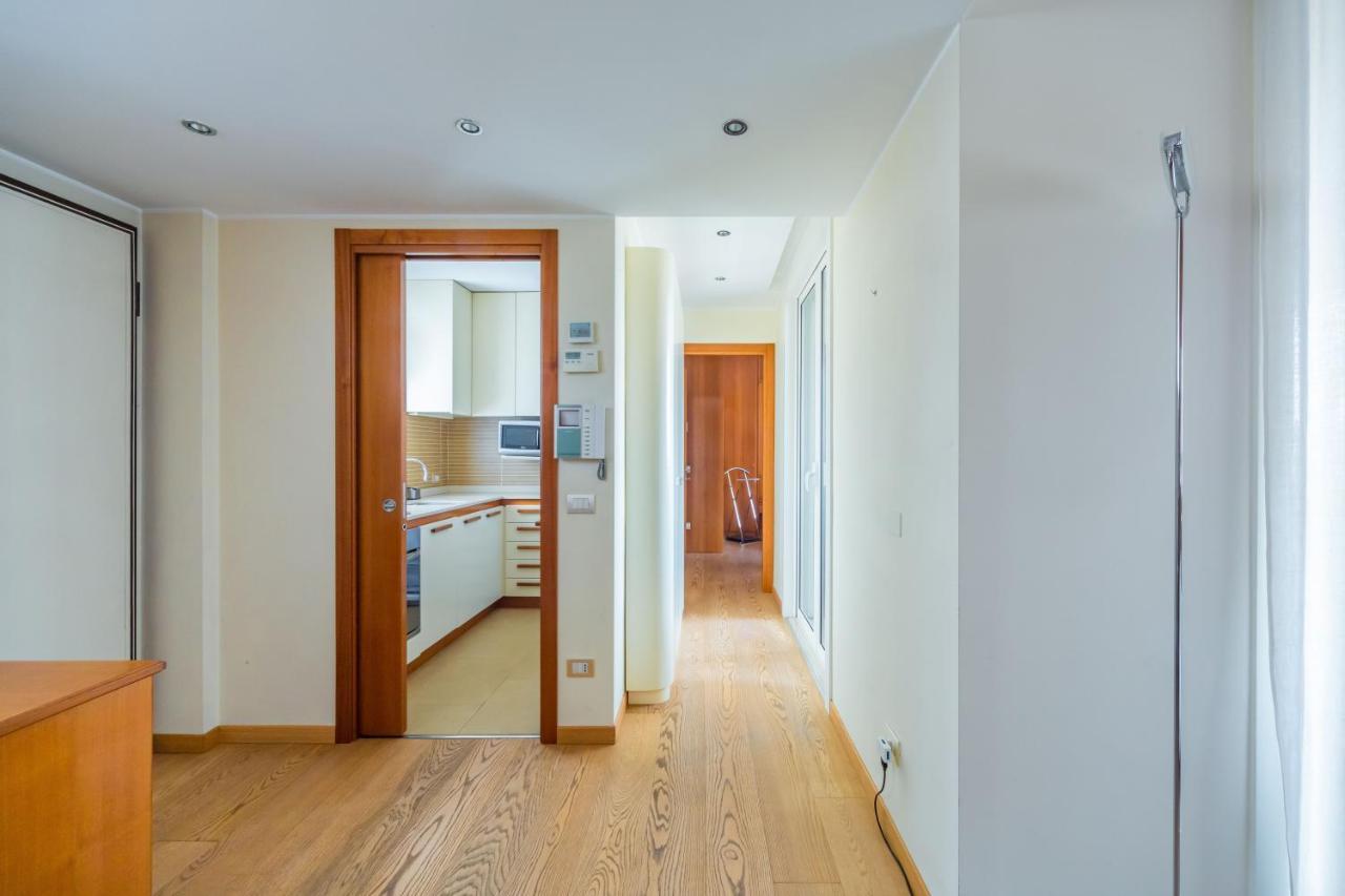 Cozy Apt - Corso Vercelli & Conciliazione M1 Mailand Exterior foto