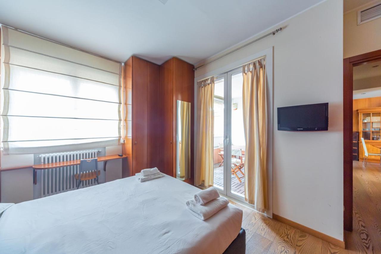 Cozy Apt - Corso Vercelli & Conciliazione M1 Mailand Exterior foto